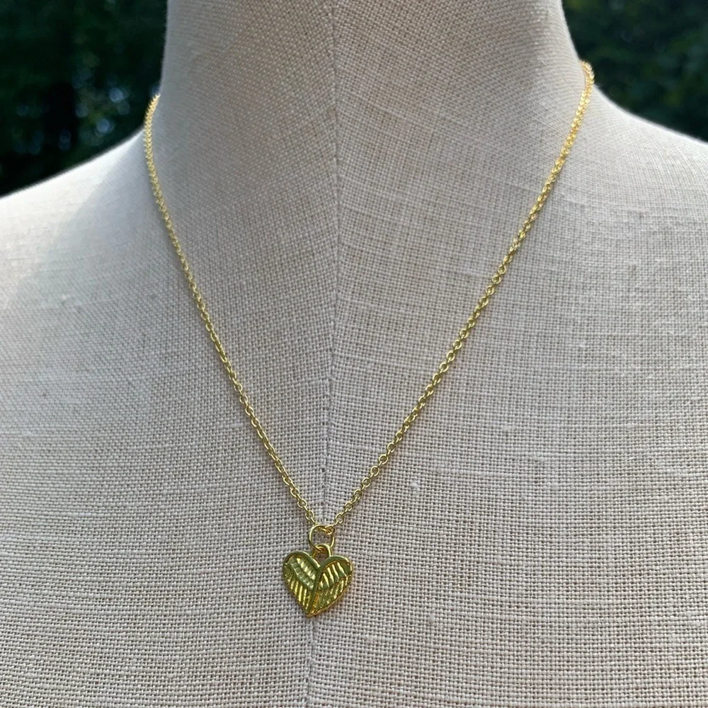 NWT Sterling Silver Plated Chain & Angel Heart Wings Alloy Metal Charm Necklace - Picture 4 of 10